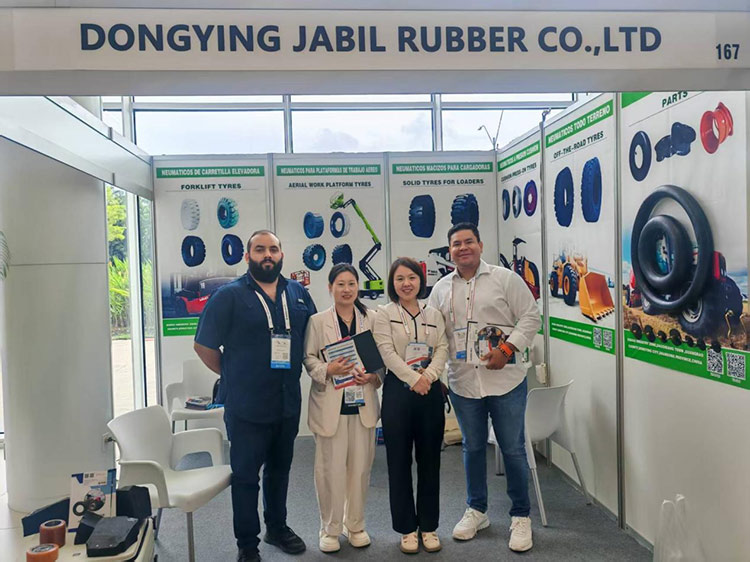 Jabil -banden schitteren op 2025 Panama International Tyre Expo en bereikt strategische samenwerkingsintenties met kopers uit meerdere landen Jabil -banden schitteren op 2025 Panama International Tyre Expo en bereikt strategische samenwerkingsintenties met kopers uit meerdere landen