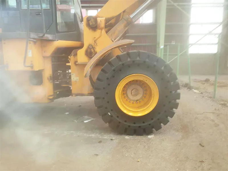 Een glasfabriek in Brazilië gebruikt 23,5-25 massieve banden